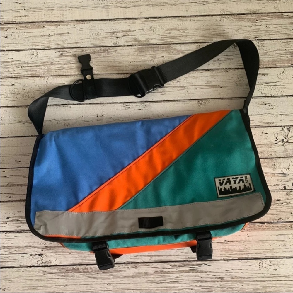 Vaya Bags Handmade Medium Bike bag commuter bag